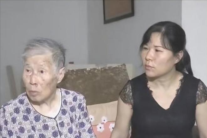 ：啃完三任丈夫啃94岁老母从未工作一天麻将胡了试玩19年湖南55岁巨婴熊丽(图20)