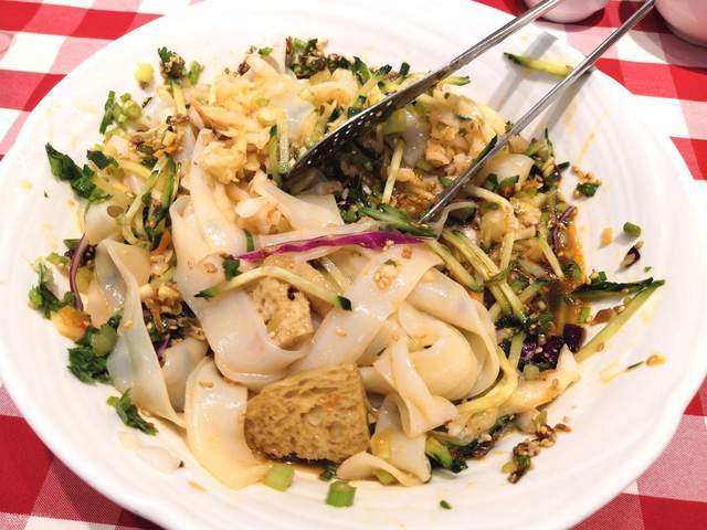 娱乐化外衣下食品安全与法律规制之辩麻将胡了罗永浩“炮轰”西贝预制菜：(图6)